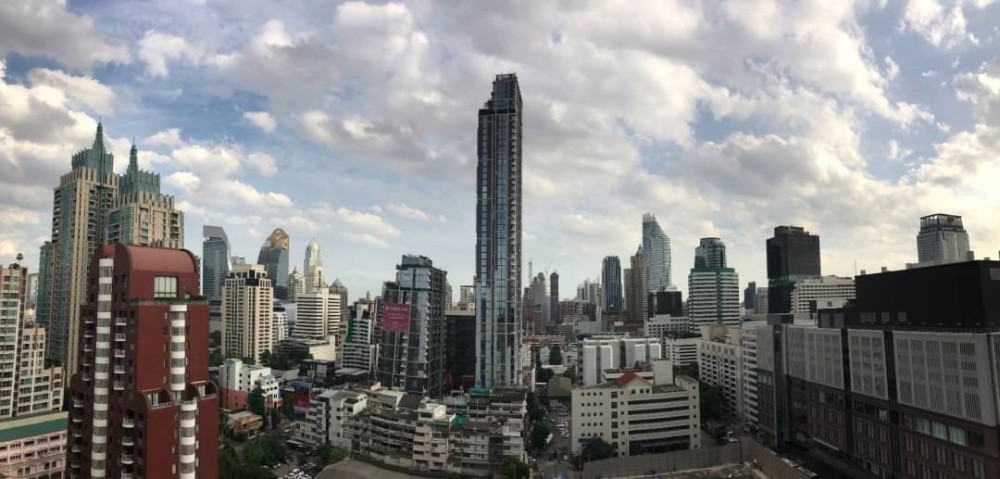 Condo for rent, Q Chidlom-Phetchaburi, complete with furniture and electrical appliances. ready to move in