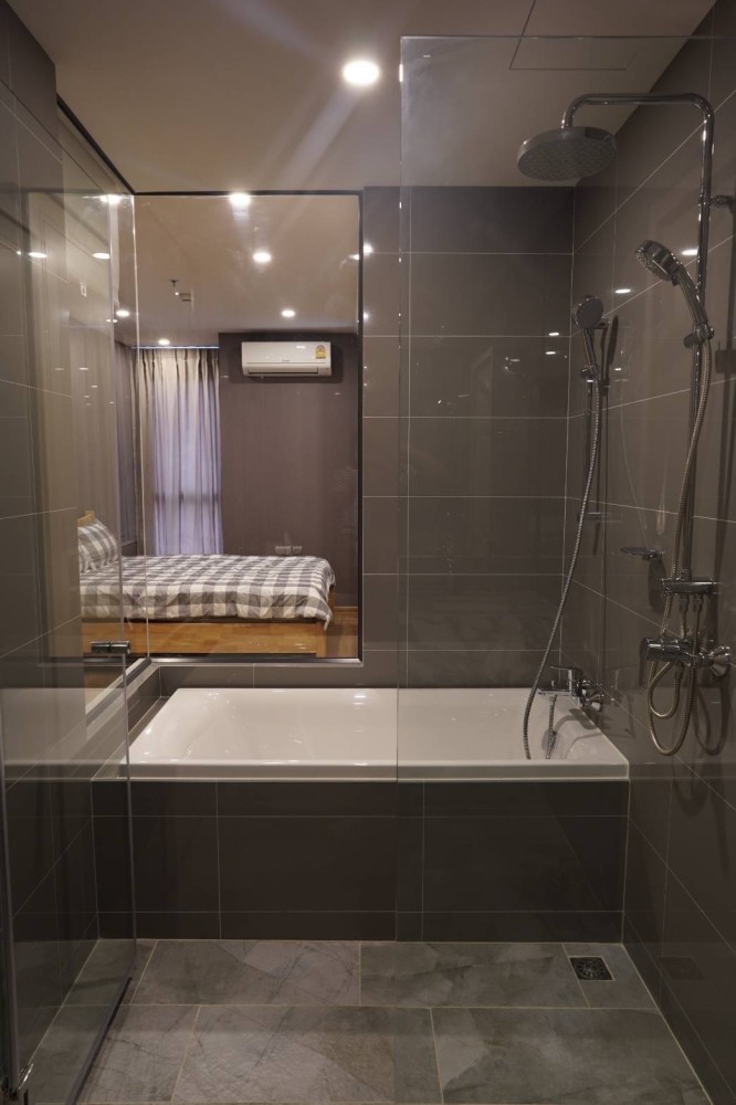 Condo for rent, Q Chidlom-Phetchaburi, complete with furniture and electrical appliances. ready to move in