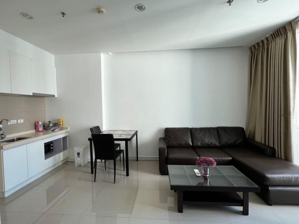 Condo for rent, T.C. Green, high floor, high view, beautiful room, fully furnished, ready to move in. Hurry up, don't miss it.