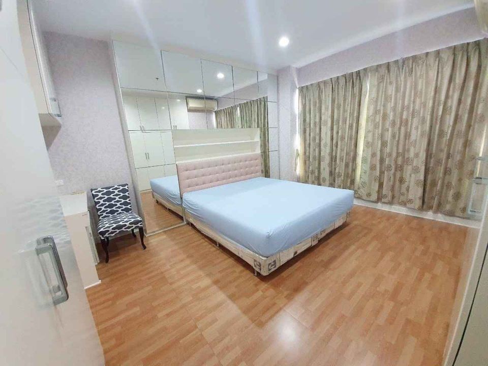 Condo for rent, Baan Klang Krung, Siam-Pathumwan, fully built-in Big leather sofa Good like this, book now. images