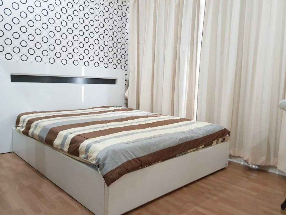 Condo for rent, Baan Klang Krung, Siam-Pathumwan, fully built-in Big leather sofa Good like this, book now.