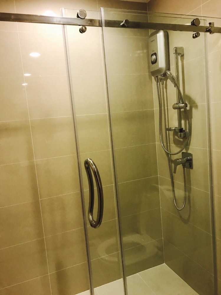 Condo for rent, Premio Fresco, built in the whole room, very new room, fully furnished can't miss