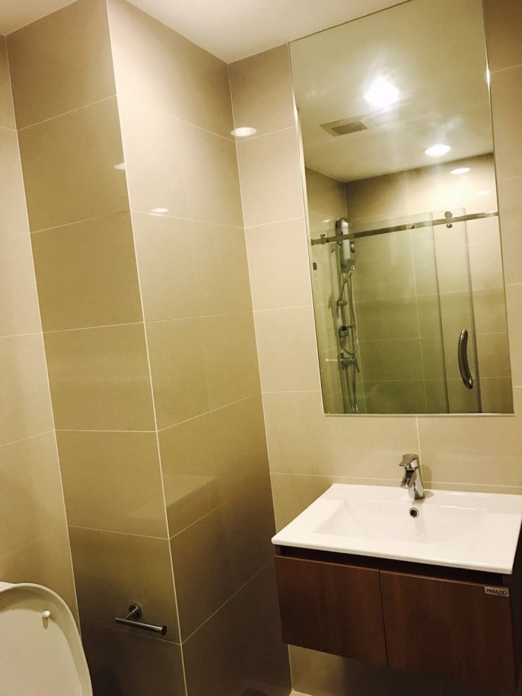 Condo for rent, Premio Fresco, built in the whole room, very new room, fully furnished can't miss