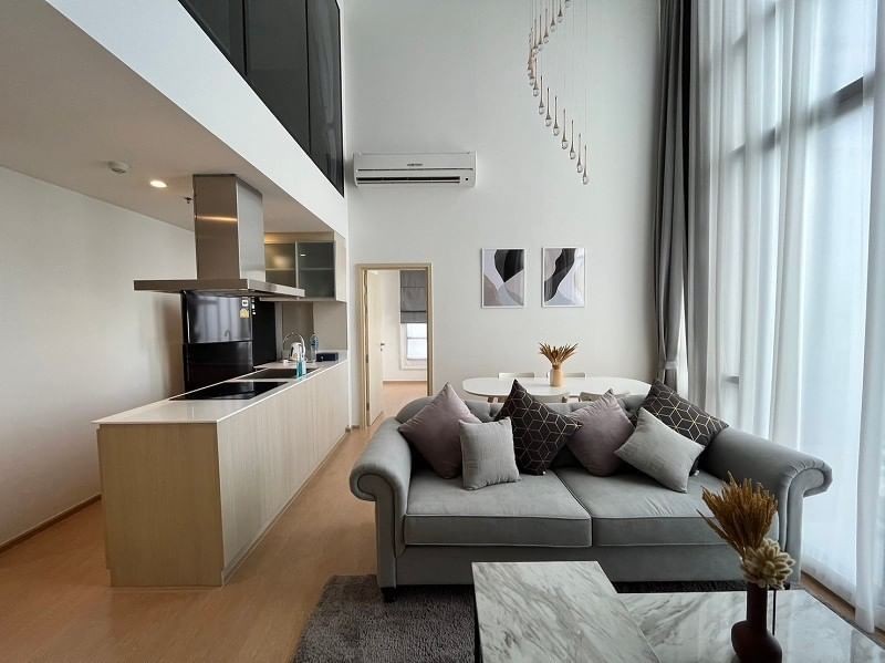 Condo for rent, Maru Ekkamai 2, beautiful room, high floor, good view, near the train, convenient transportation, ready to move in, book now!