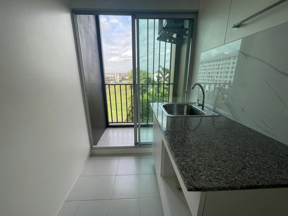 Condo for rent, U Campus Rangsit-Mueang Ek, 5th floor, newly renovated room, very beautiful, inviting, plus a good price for your heart, book now.