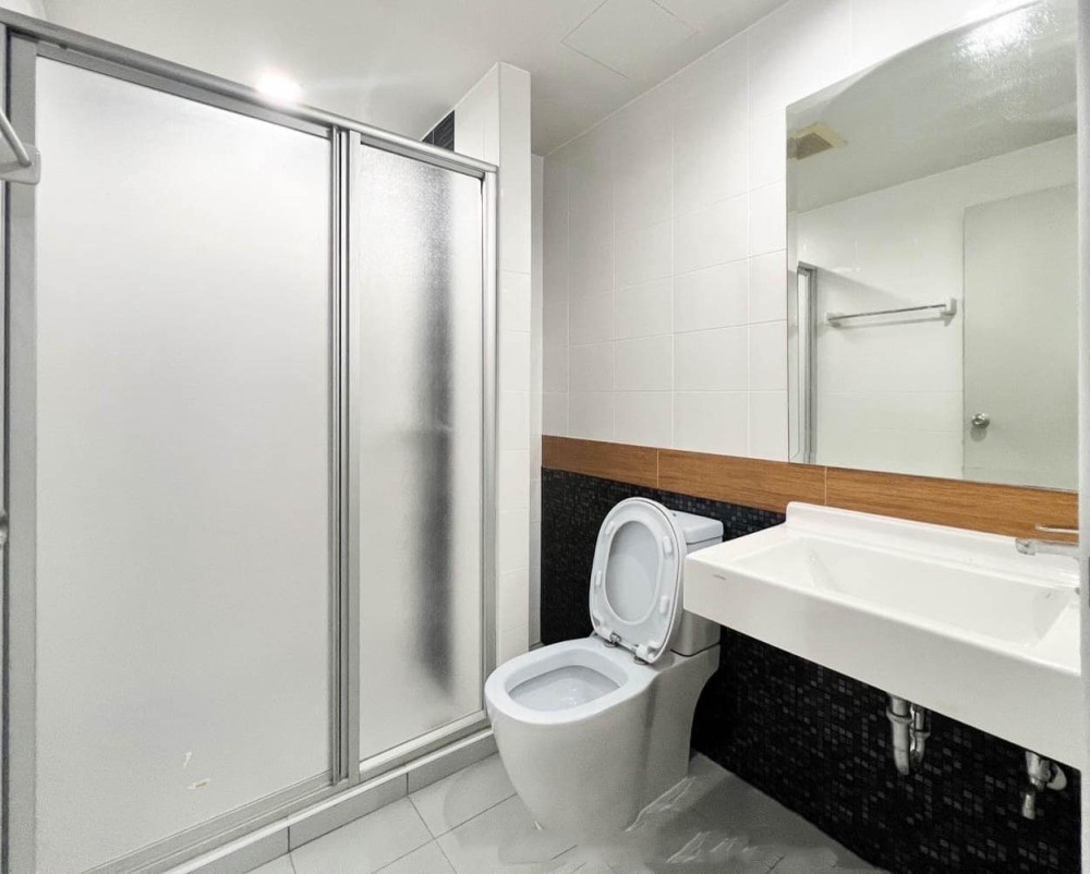 Condo for rent: Rich Park 2 @ Taopoon Interchange Side view of Bang Sue Central Station Fully furnished