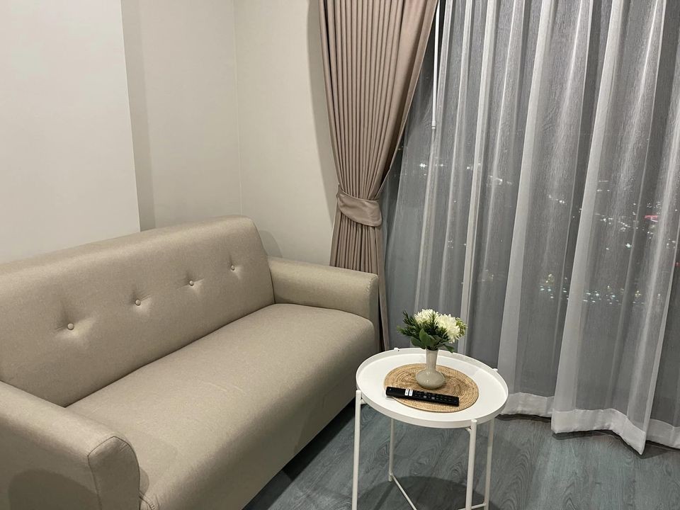 Condo for rent, Rich Park Triple Station, high floor, ready to move in room. Complete with electrical appliances, don't miss it!!