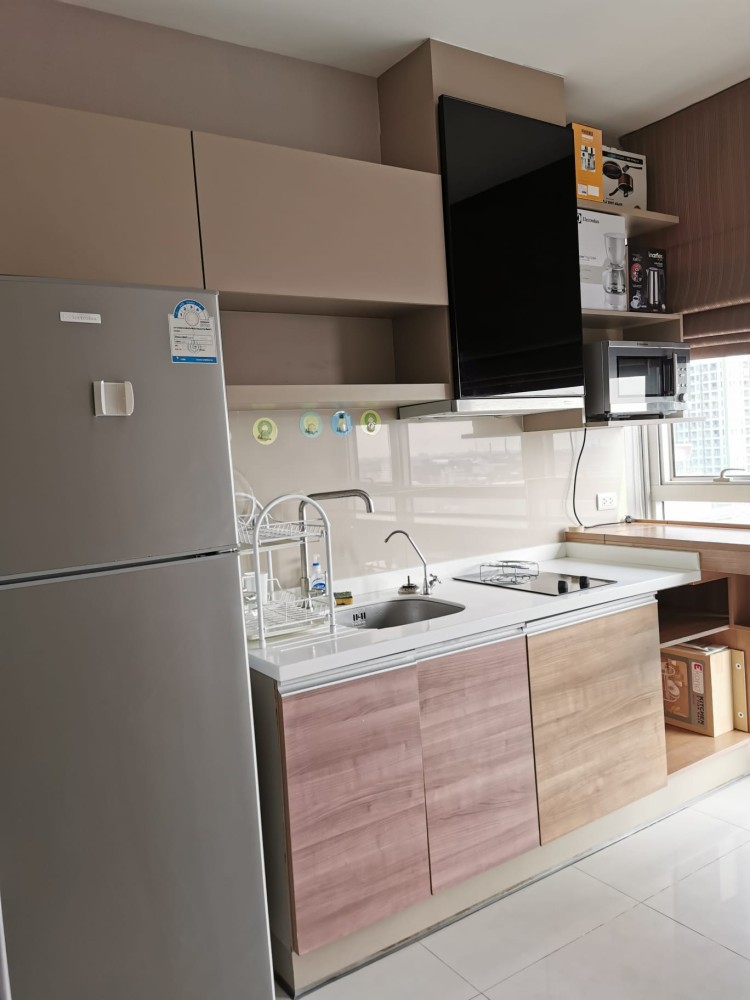 Condo for rent, Rhythm Sukhumvit 50, Tesco Lotus view, near the BTS, convenient transportation, hurry up and book now.