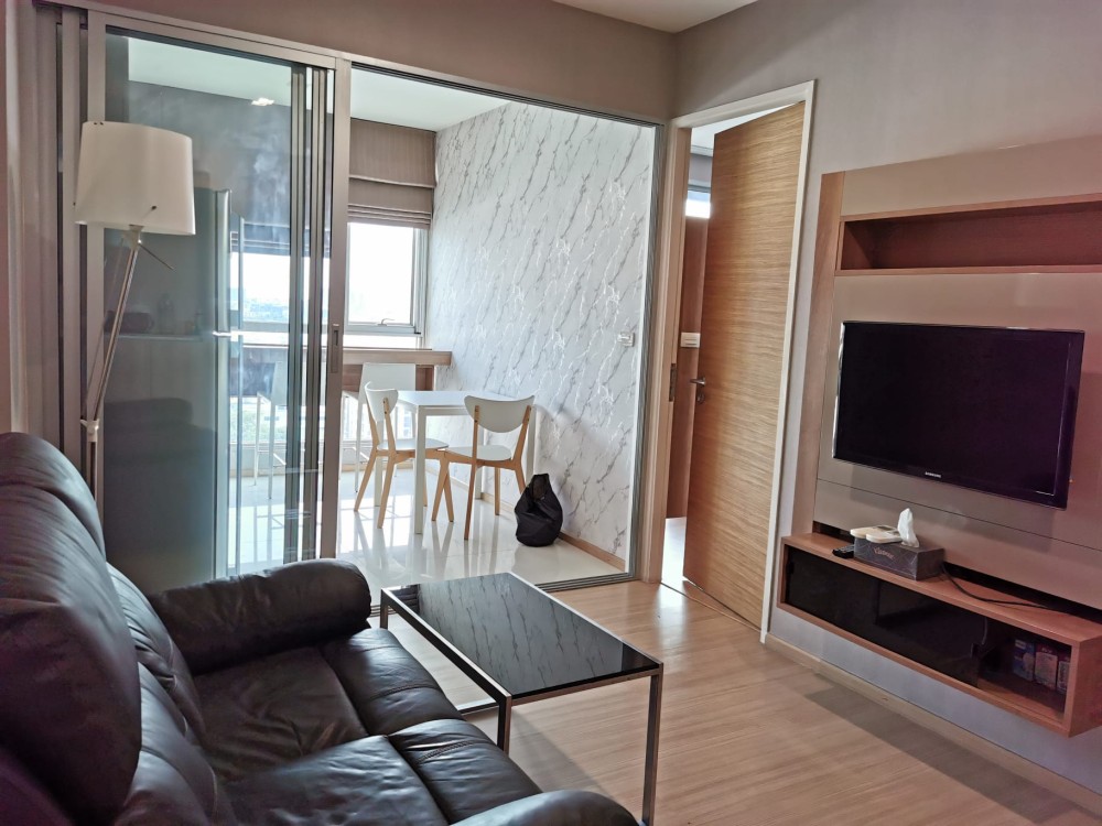 Condo for rent, Rhythm Sukhumvit 50, Tesco Lotus view, near the BTS, convenient transportation, hurry up and book now.