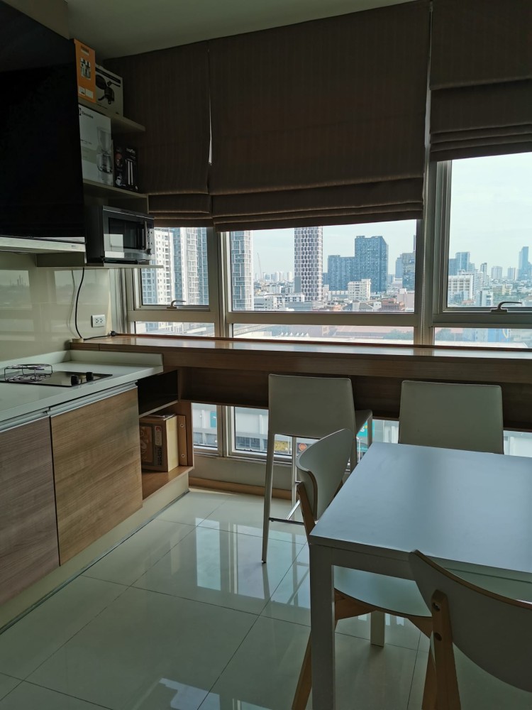 Condo for rent, Rhythm Sukhumvit 50, Tesco Lotus view, near the BTS, convenient transportation, hurry up and book now.