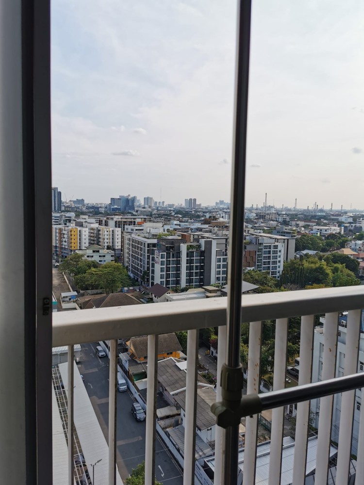 Condo for rent, Rhythm Sukhumvit 50, Tesco Lotus view, near the BTS, convenient transportation, hurry up and book now.