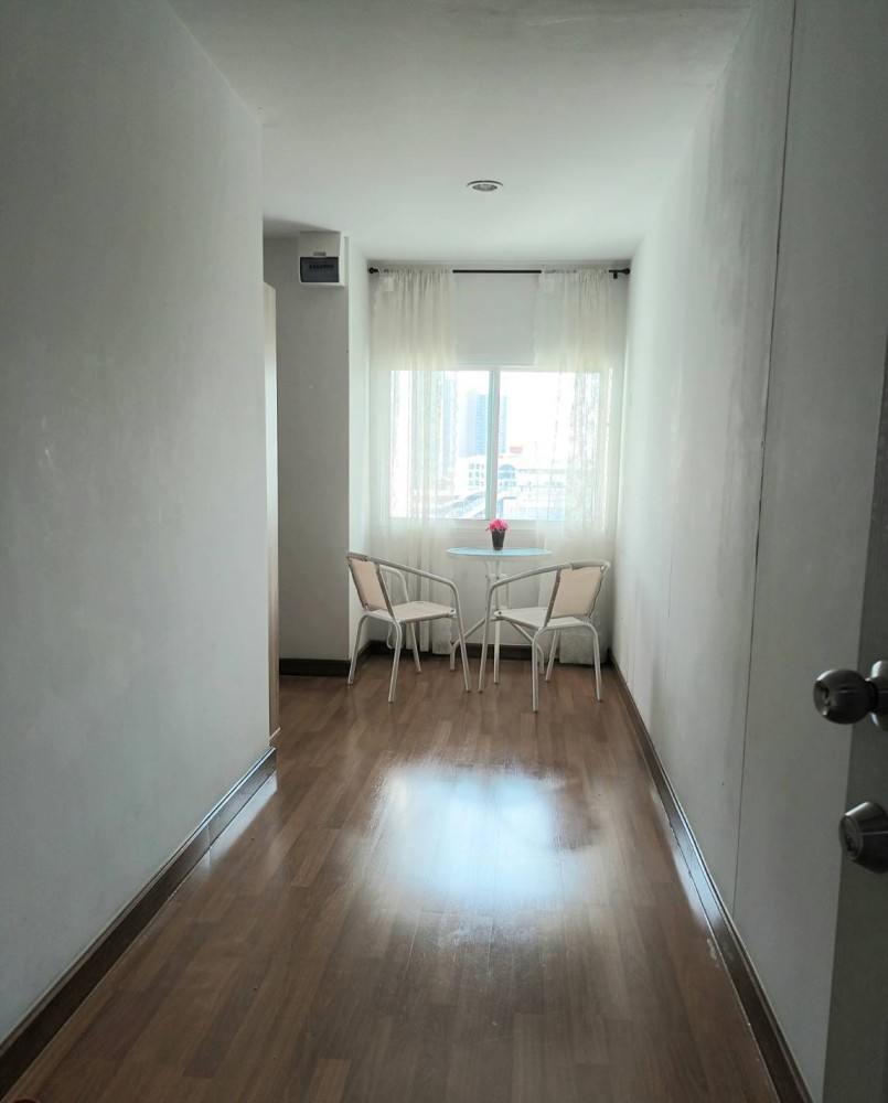 Condo for rent, Regent Orchid, Talat Phlu, corner room, good view, with windows on 2 sides, near the train station, convenient to travel