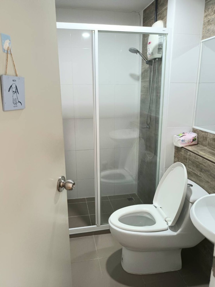 Condo for rent, Regent Orchid, Talat Phlu, corner room, good view, with windows on 2 sides, near the train station, convenient to travel