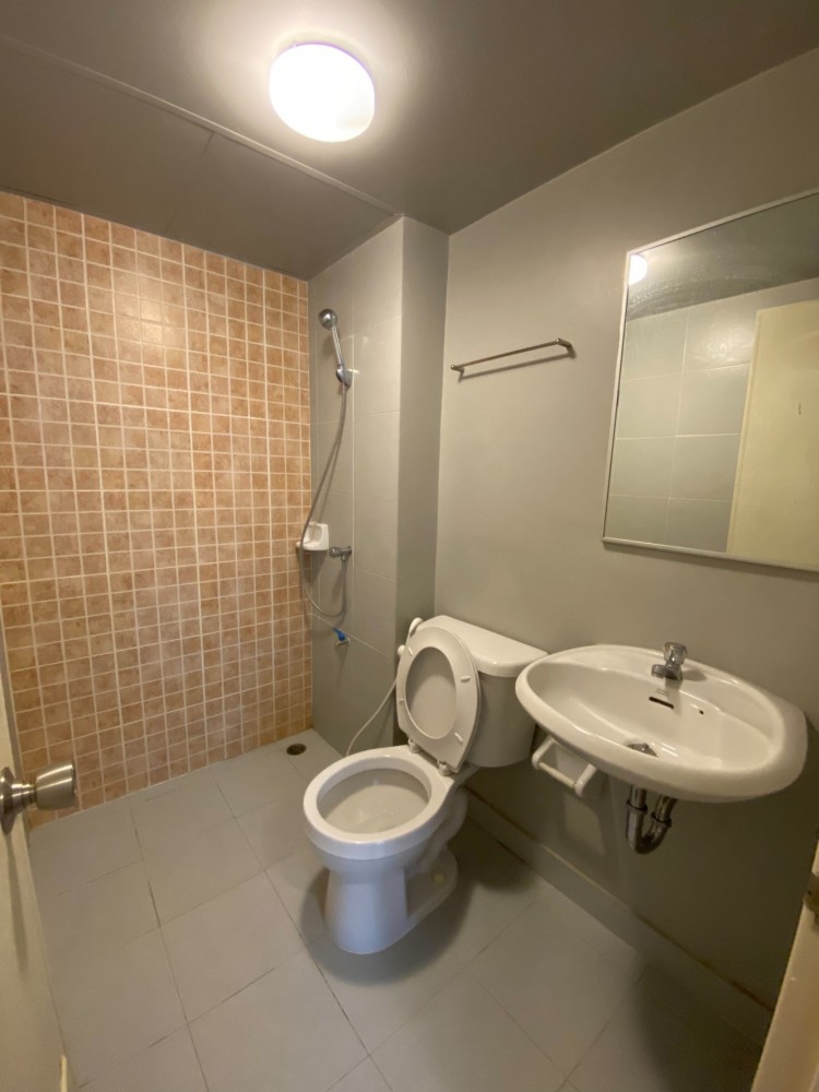 Condo for rent, Lumpini Township, Rangsit, Klong 1, ready to move in, convenient to travel, can't miss it