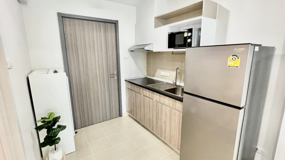 Condo for rent Supalai Loft Prajadhipok-Wongwian Yai Minimal style room, clean, high floor, very inviting, book now.
