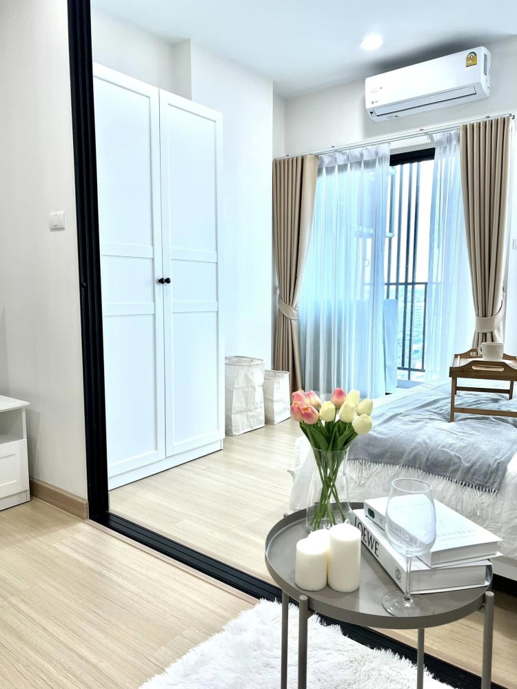Condo for rent Supalai Loft Prajadhipok-Wongwian Yai Minimal style room, clean, high floor, very inviting, book now.