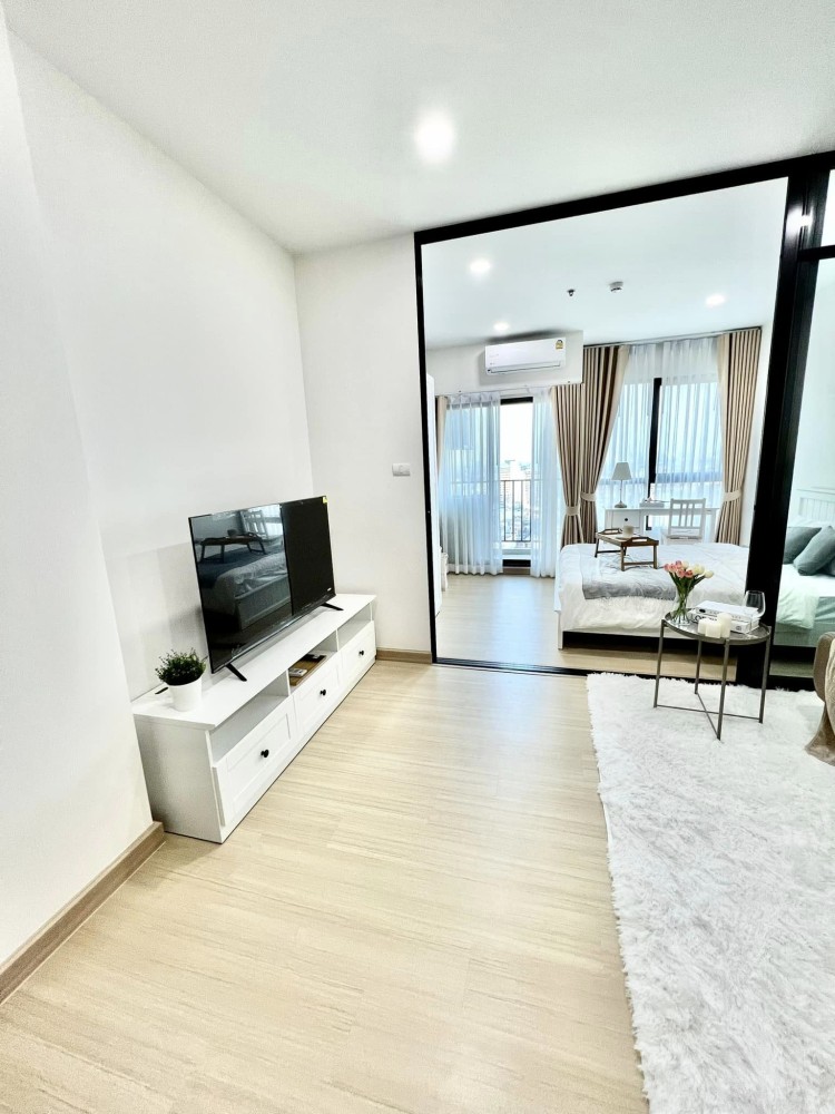 Condo for rent Supalai Loft Prajadhipok-Wongwian Yai Minimal style room, clean, high floor, very inviting, book now.