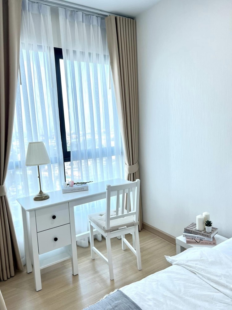 Condo for rent Supalai Loft Prajadhipok-Wongwian Yai Minimal style room, clean, high floor, very inviting, book now.