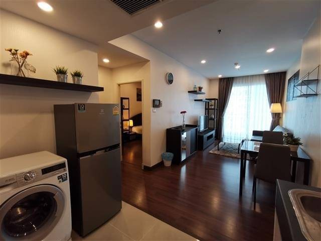Condo for rent, Supalai Light Sathorn-Charoenrat, south side, overlooking the Rama 9 suspension bridge, separating the room
