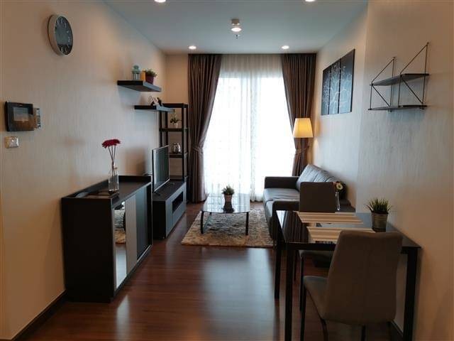 Condo for rent, Supalai Light Sathorn-Charoenrat, south side, overlooking the Rama 9 suspension bridge, separating the room