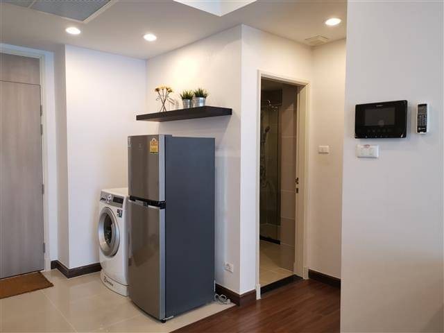 Condo for rent, Supalai Light Sathorn-Charoenrat, south side, overlooking the Rama 9 suspension bridge, separating the room