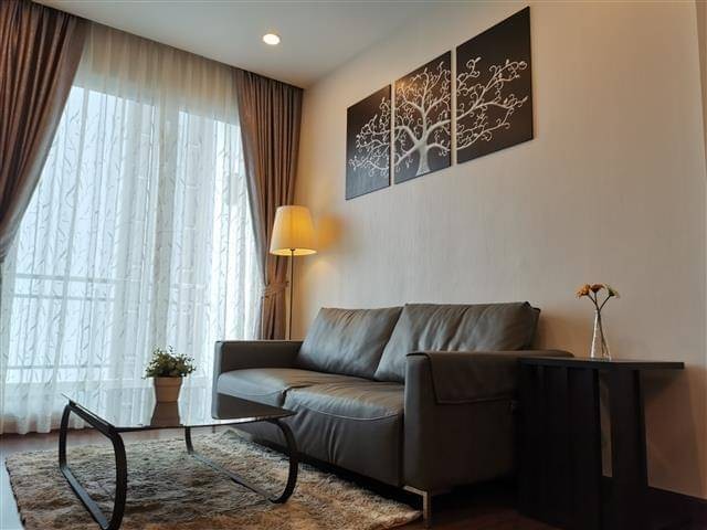 Condo for rent, Supalai Light Sathorn-Charoenrat, south side, overlooking the Rama 9 suspension bridge, separating the room