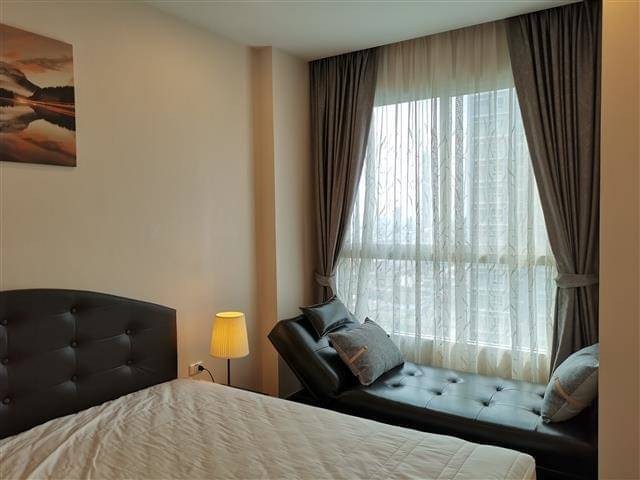 Condo for rent, Supalai Light Sathorn-Charoenrat, south side, overlooking the Rama 9 suspension bridge, separating the room