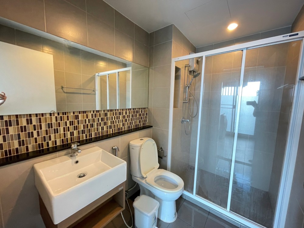 Condo for rent, Hallmark Chaengwattana, corner room, city view, fully furnished, hurry to book, don't wait.