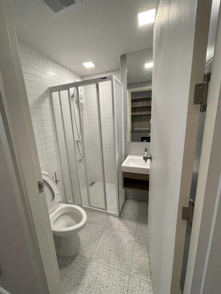 Condo for rent, Kev TU, 5th floor, inside view, no building blocking, beautiful room, fully furnished Ready to move in