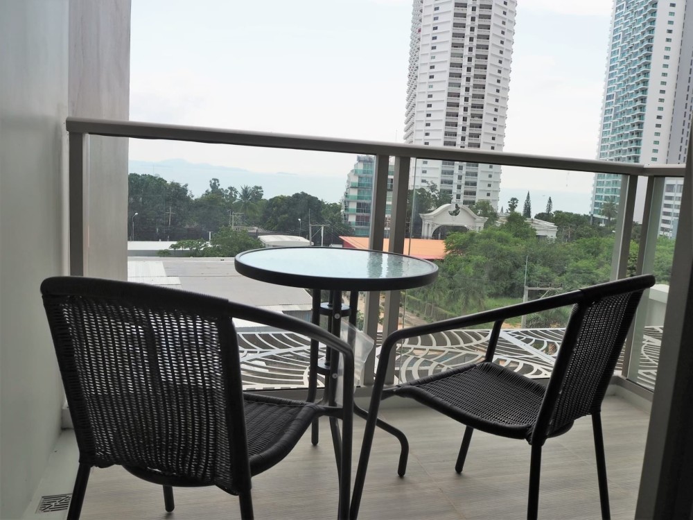 Condo for rent, The Riviera Wongamat Beach (North Pattaya), sea view, privacy. proportional room