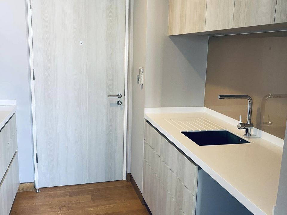 Condo for rent, The Lumpini 24, beautiful room, fully furnished, complete central area, can't miss it, hurry up