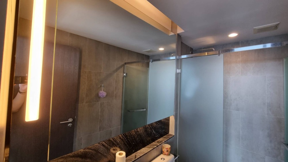 Condo for rent, The Lumpini 24, fully furnished room, high floor, beautiful view, ready to move in, complete with central facilities