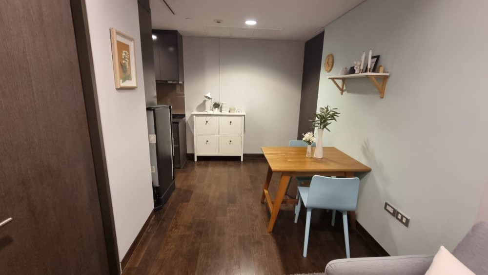 Condo for rent, The Lumpini 24, fully furnished room, high floor, beautiful view, ready to move in, complete with central facilities