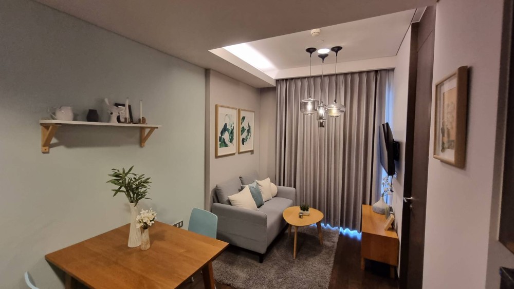 Condo for rent, The Lumpini 24, fully furnished room, high floor, beautiful view, ready to move in, complete with central facilities