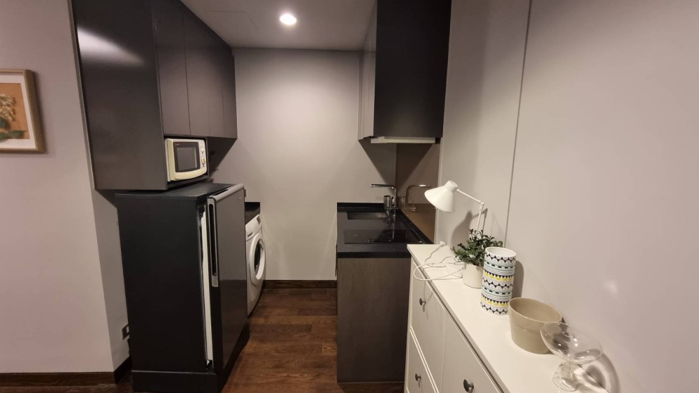 Condo for rent, The Lumpini 24, fully furnished room, high floor, beautiful view, ready to move in, complete with central facilities