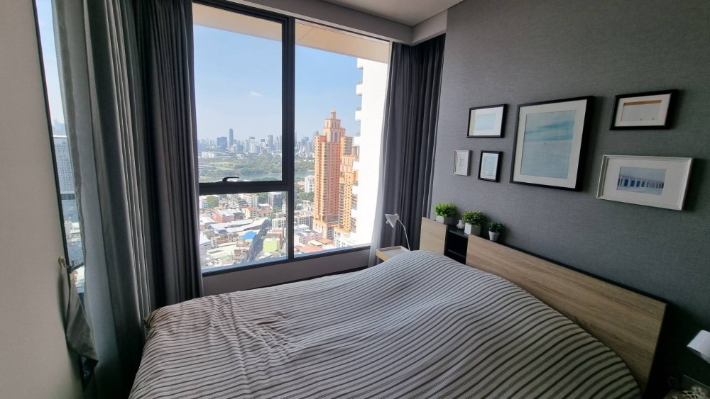 Condo for rent, The Lumpini 24, fully furnished room, high floor, beautiful view, ready to move in, complete with central facilities