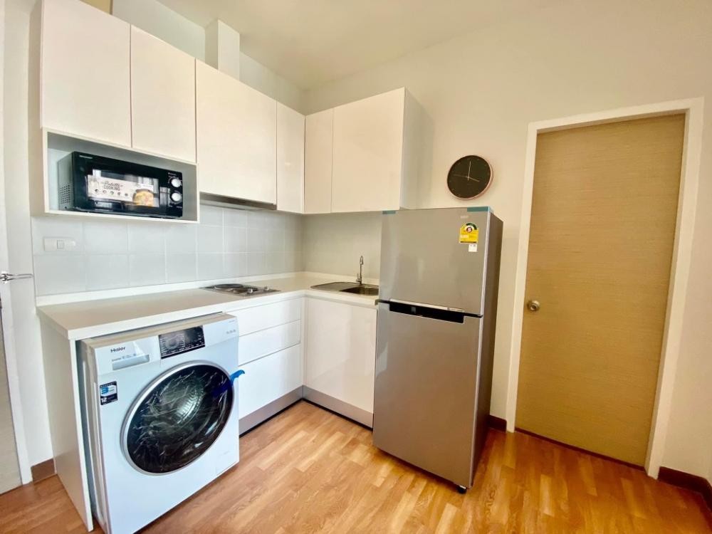 Condo for rent, The Coast Bangkok, Sukhumvit-Bangna, high floor, beautiful view, master bedroom, wide living space.