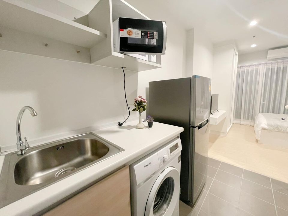 Condo for rent, Metro Sky Wutthakat, high floor, fully furnished and ready to move in. Can't miss it.