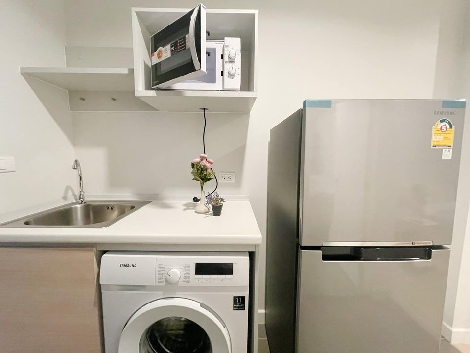 Condo for rent, Metro Sky Wutthakat, high floor, fully furnished and ready to move in. Can't miss it.