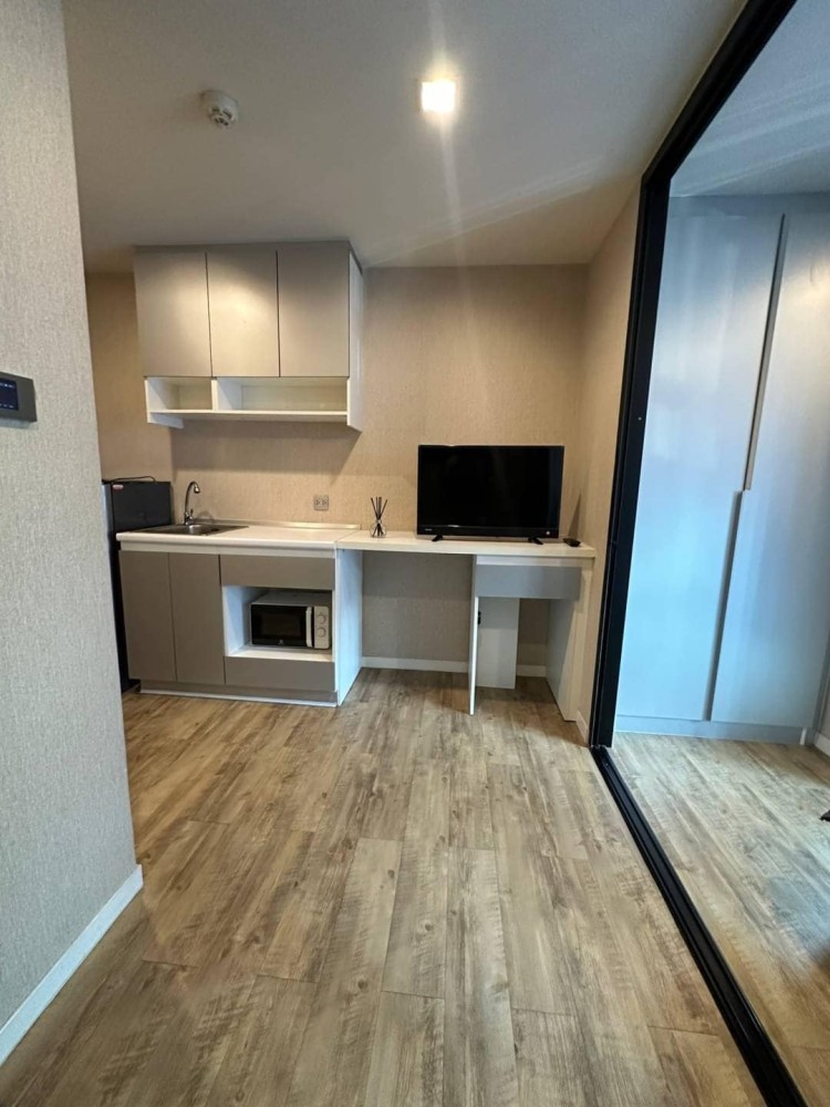 Condo for rent, H2 Glow, fully furnished, beautiful room, new room, nice to live in, very clean, fully furnished, just carry the bag and move in.
