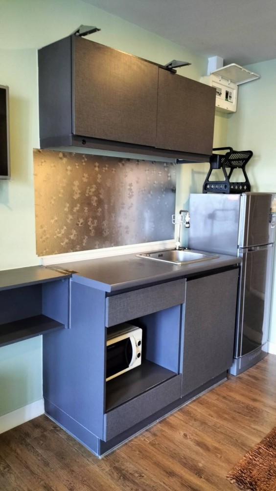 Condo for rent, Esta Bliss, ready to move in fully furnished The room has a sound system built into the wall.