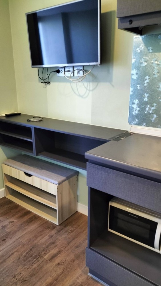 Condo for rent, Esta Bliss, ready to move in fully furnished The room has a sound system built into the wall.