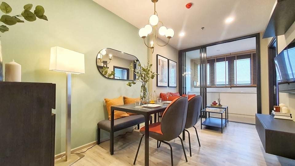 Condo for rent, XT Huai Khwang, beautifully decorated room, good location, near BTS, convenient transportation, ready to move in, book now.
