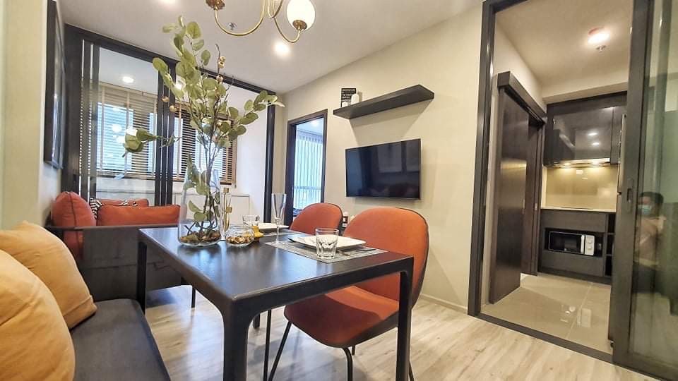 Condo for rent, XT Huai Khwang, beautifully decorated room, good location, near BTS, convenient transportation, ready to move in, book now.