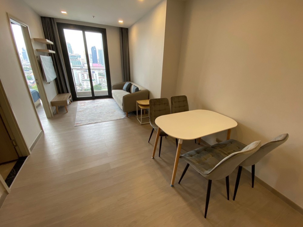 Condo for rent, XT Huai Khwang, beautifully decorated room, good location, near BTS, convenient transportation, ready to move in, book now.