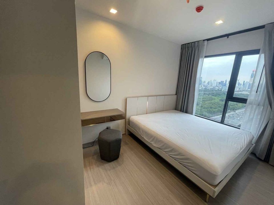 Condo for rent, Life Asoke Hype, high floor, beautiful view, Chaturathit road view Complete electrical appliances. Urgent!! Don't miss