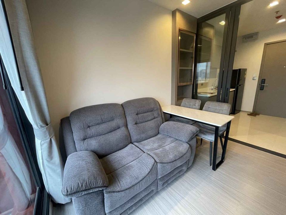 Condo for rent, Life Asoke Hype, high floor, beautiful view, Chaturathit road view Complete electrical appliances. Urgent!! Don't miss