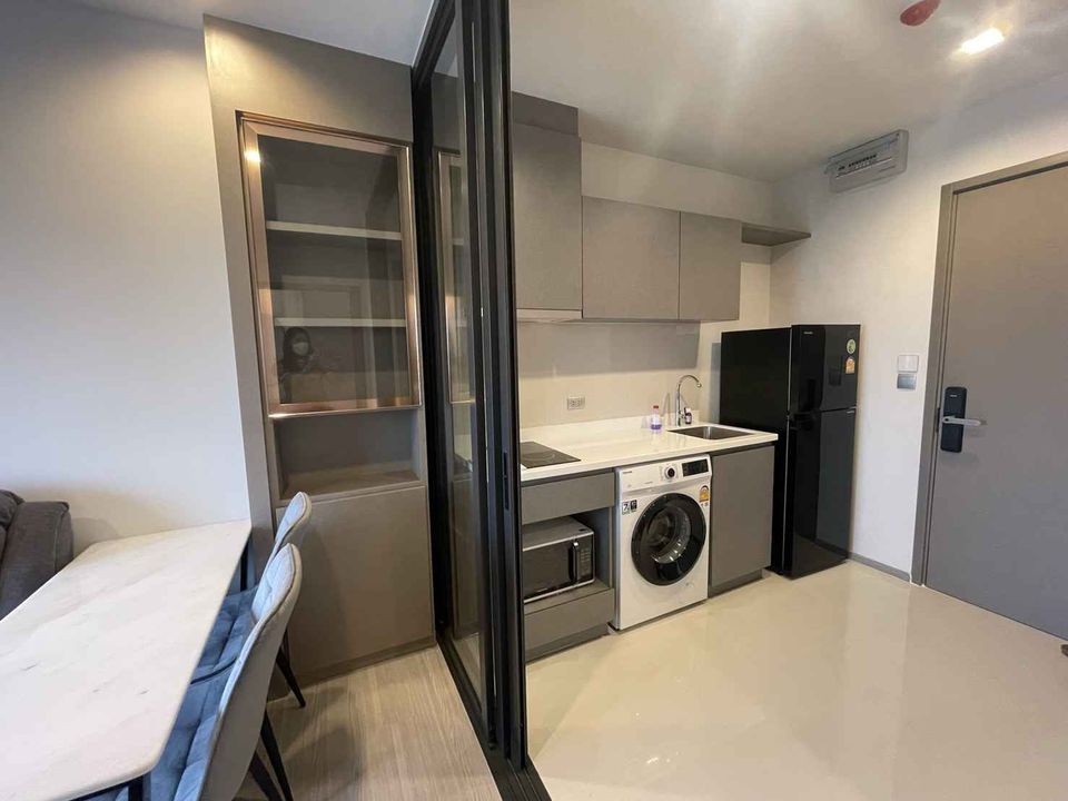 Condo for rent, Life Asoke Hype, high floor, beautiful view, Chaturathit road view Complete electrical appliances. Urgent!! Don't miss