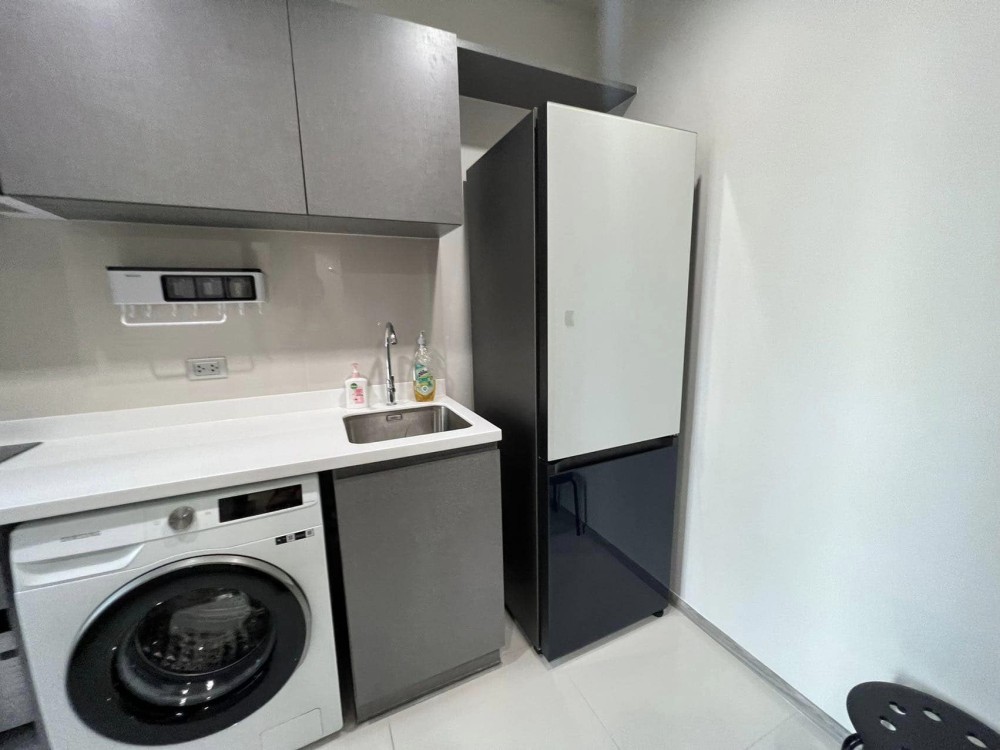 Condo for rent, Life Asoke Hype, complete with electrical appliances You can't miss it!!
