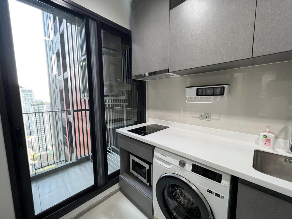 Condo for rent, Life Asoke Hype, complete with electrical appliances You can't miss it!!